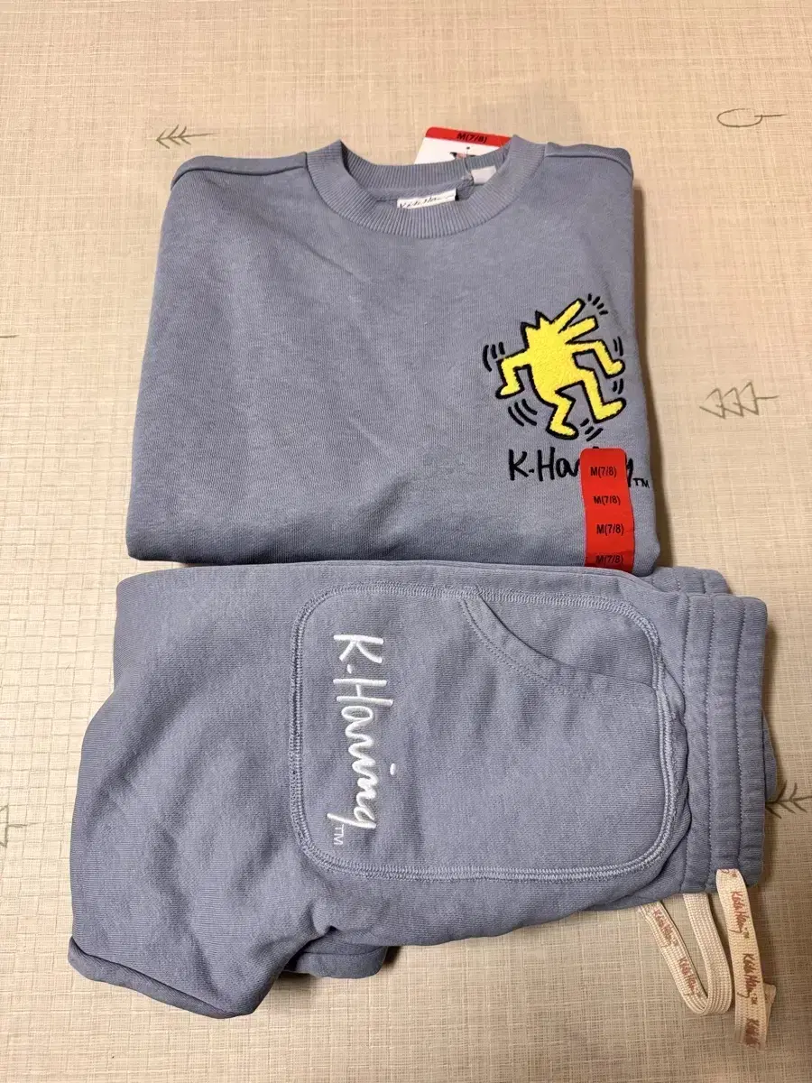 새상품) Keith Haring 트레이닝 세트 (S/M/XL)